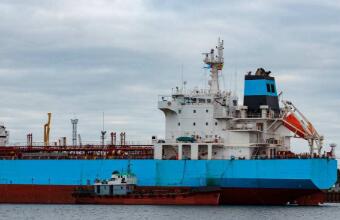 進(jìn)口代理人必須嚴(yán)格遵守《海關(guān)許可申請(qǐng)書(shū)》