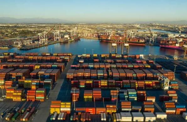 國際海運業的繁榮與發展，得益于全球經濟的蓬勃發展