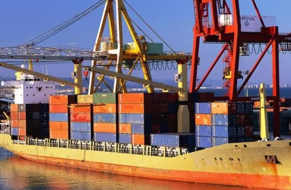 作為貿易商和生產商，為什么現在選擇海運公司是您更佳的選擇呢？