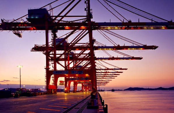 國際物流是全球貿易的重要組成部分，對國際貿易發展具有重要的作用