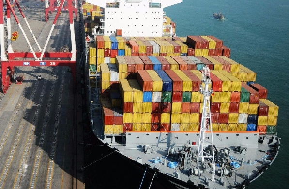 國際貨代行業如同一座連接世界的橋梁，承載著貨物跨國流通的重任