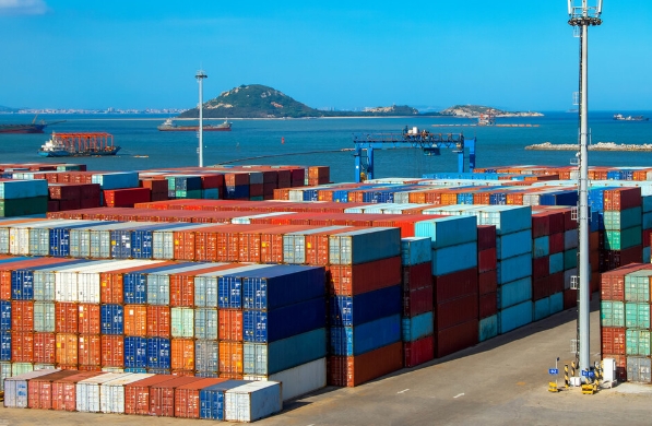 國際物流是推動全球經濟一體化、促進世界和平與繁榮的重要引擎